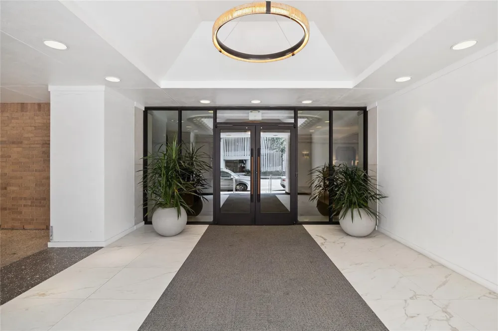 1111 Caroline Street #2908 Houston, TX 77010