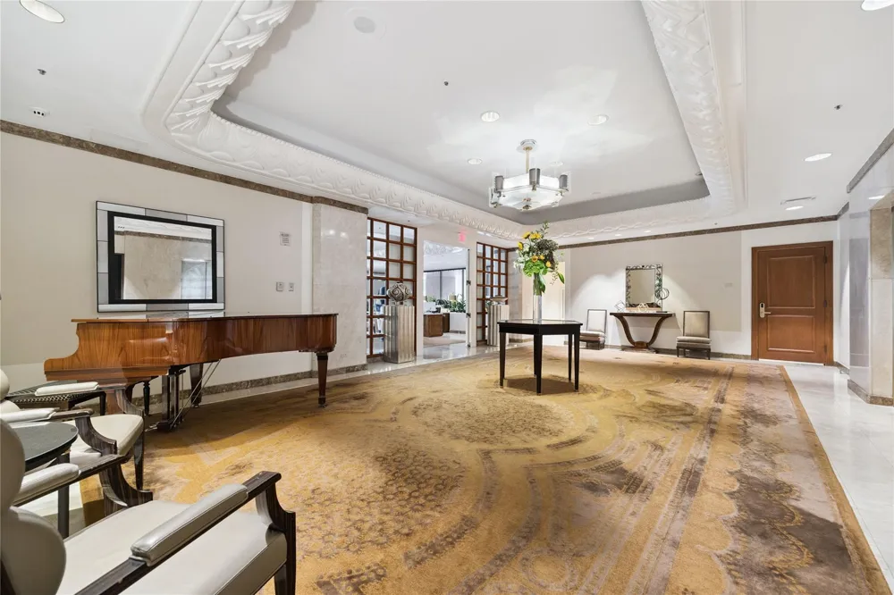 1111 Caroline Street #2908 Houston, TX 77010