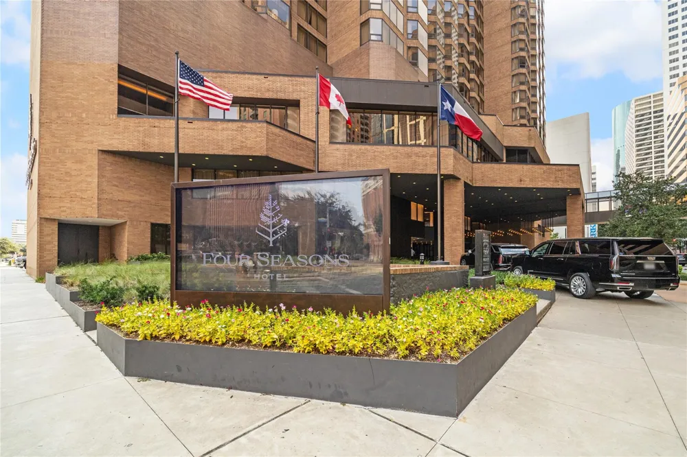 1111 Caroline Street #2908 Houston, TX 77010