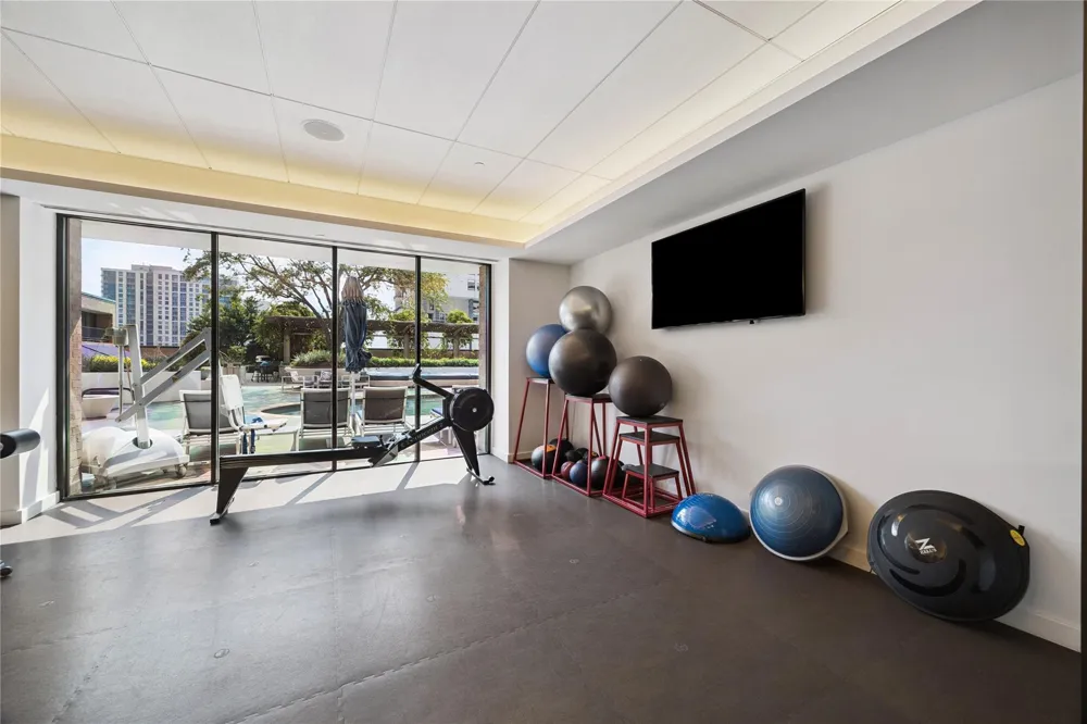 1111 Caroline Street #2908 Houston, TX 77010