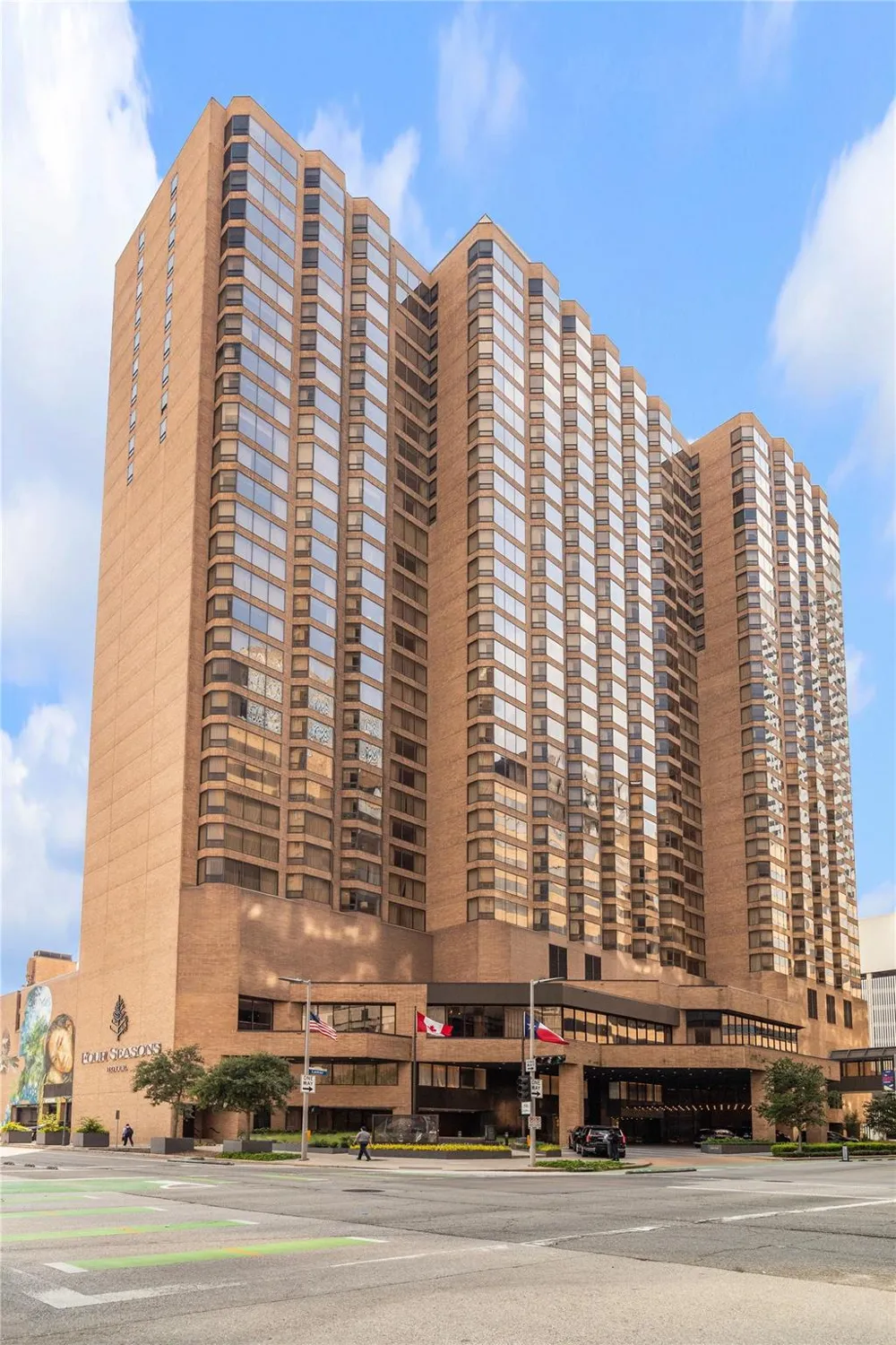 1111 Caroline Street #2908 Houston, TX 77010