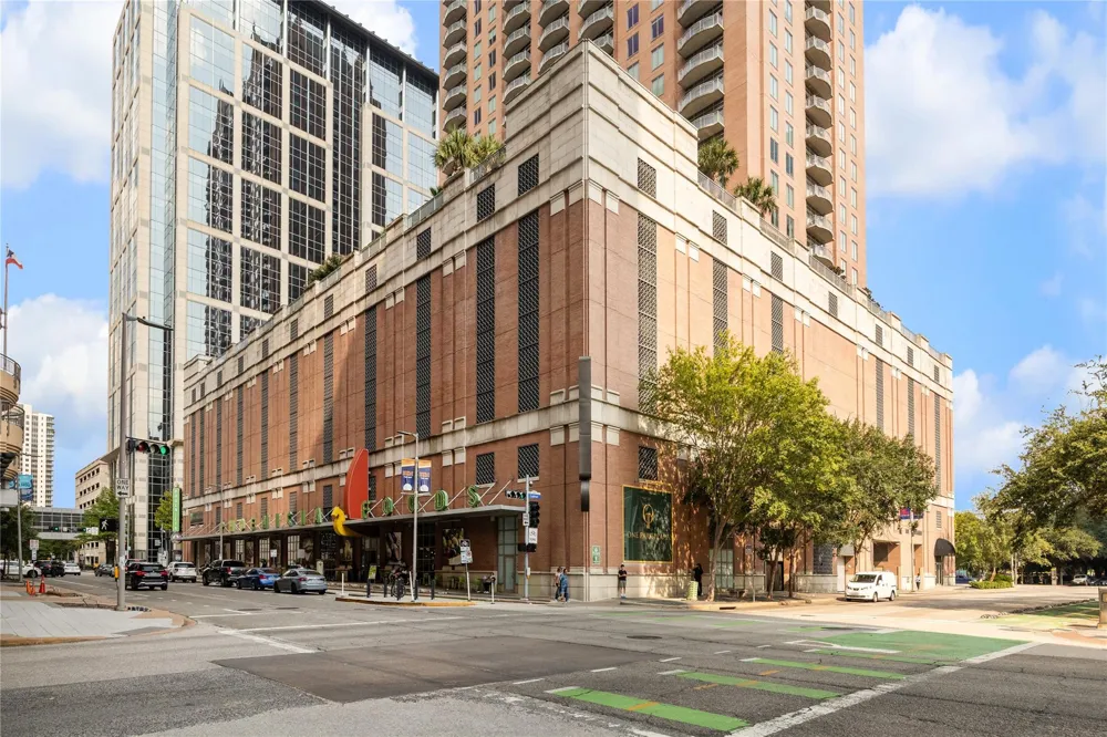 1111 Caroline Street #2908 Houston, TX 77010