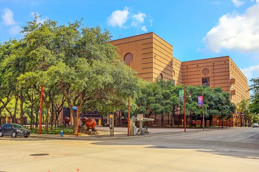 1111 Caroline Street #2908 Houston, TX 77010