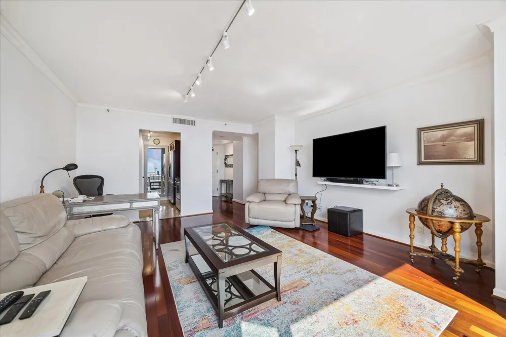 1111 Caroline Street #2908 Houston, TX 77010