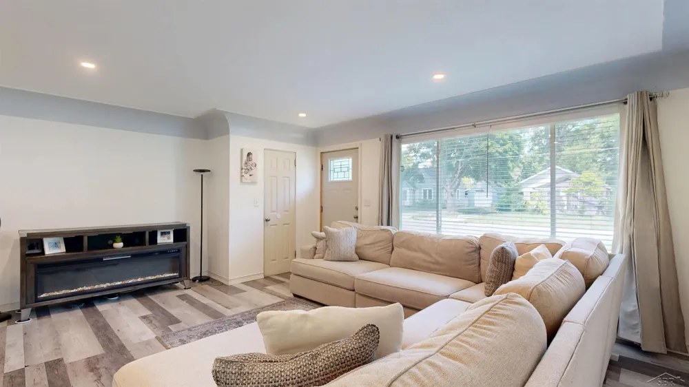 3048 Dixie Court Bridgeport Charter Township, MI 48601