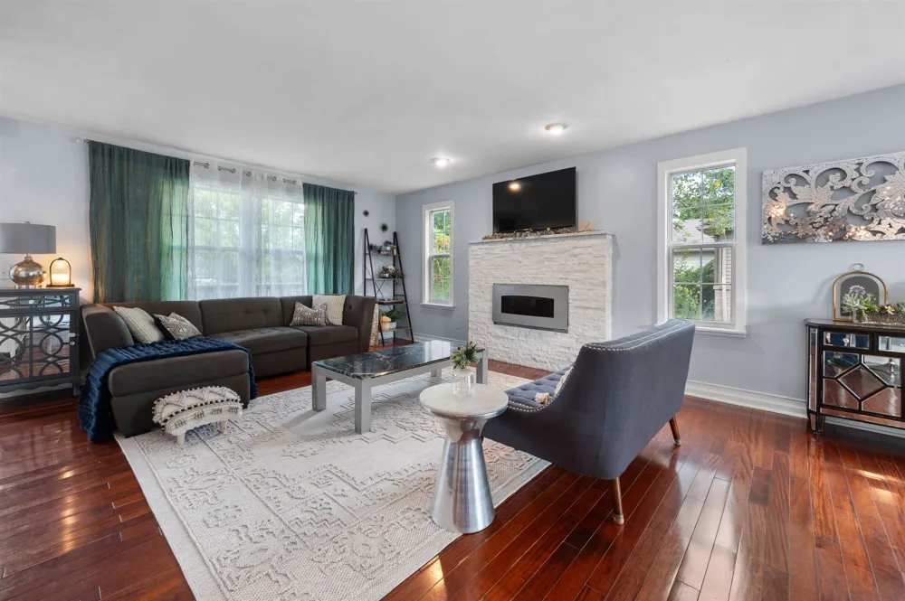 4403 Great Oaks Drive Burton City, MI 48439