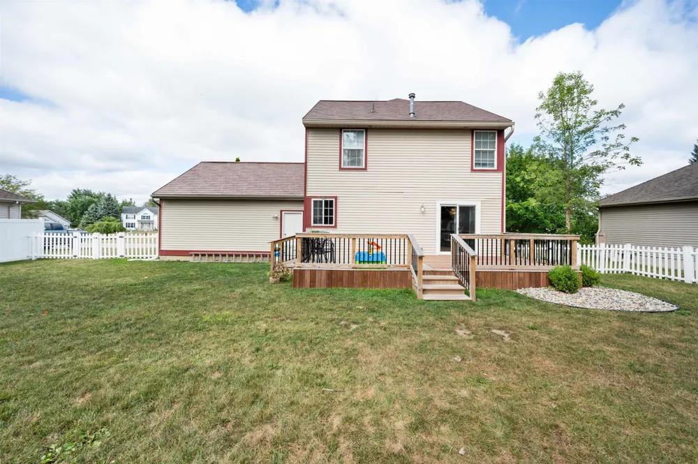 4403 Great Oaks Drive Burton City, MI 48439