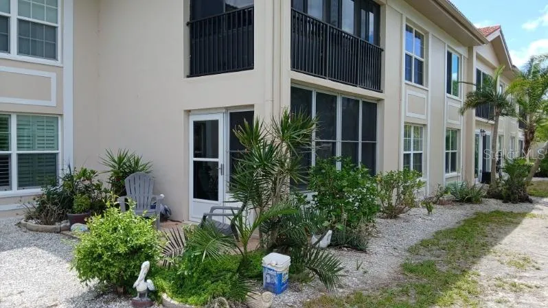 10350 IMPERIAL POINT DRIVE W #8 Largo, FL 33774