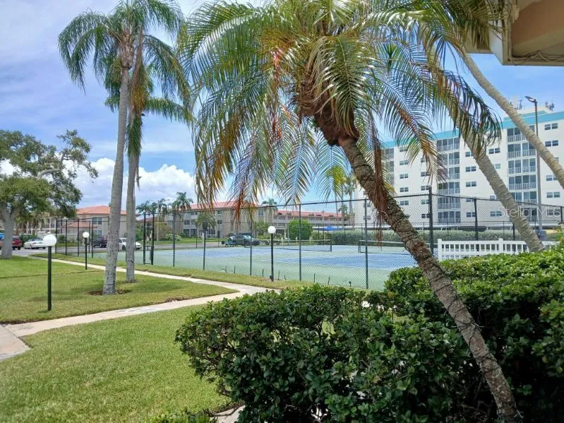 10350 IMPERIAL POINT DRIVE W #8 Largo, FL 33774