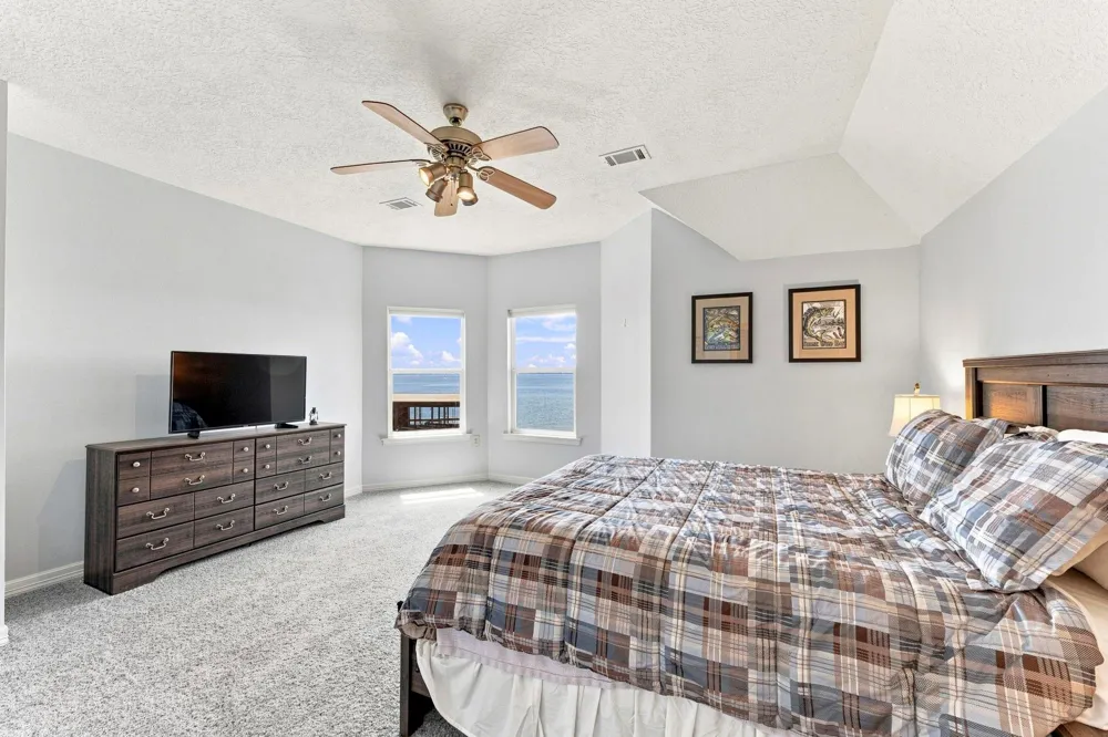 236 Vivian Road Onalaska, TX 77360