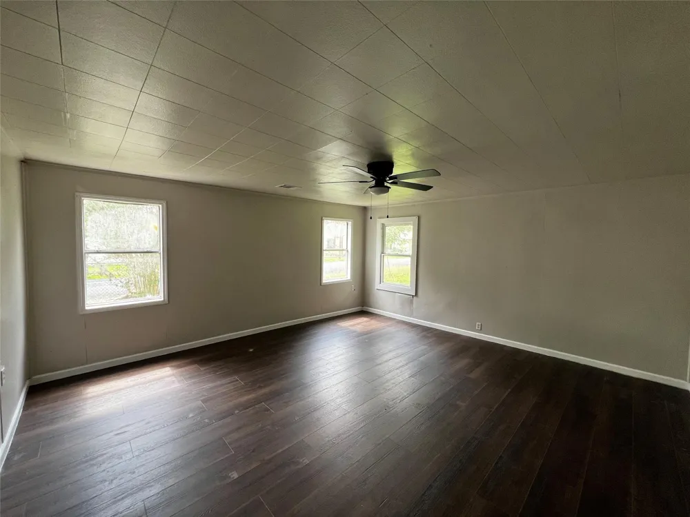 1805 E North Street Victoria, TX 77901
