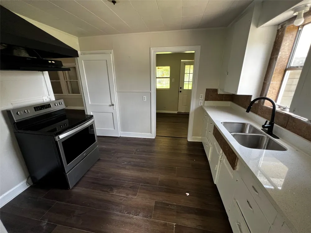 1805 E North Street Victoria, TX 77901
