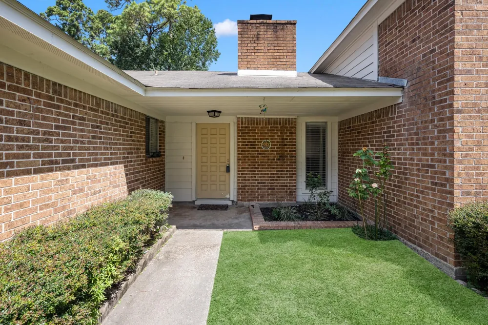 1903 Woodway Drive Woodbranch, TX 77357