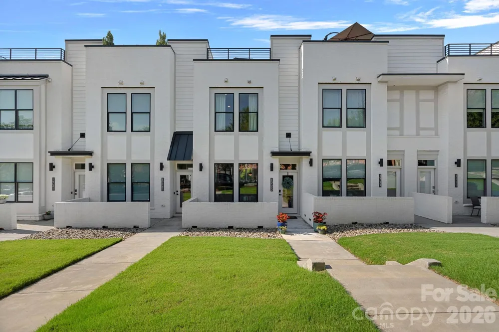 1725 Wesley Green Way Charlotte, NC 28208