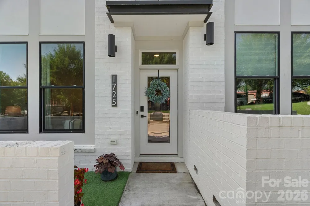1725 Wesley Green Way Charlotte, NC 28208