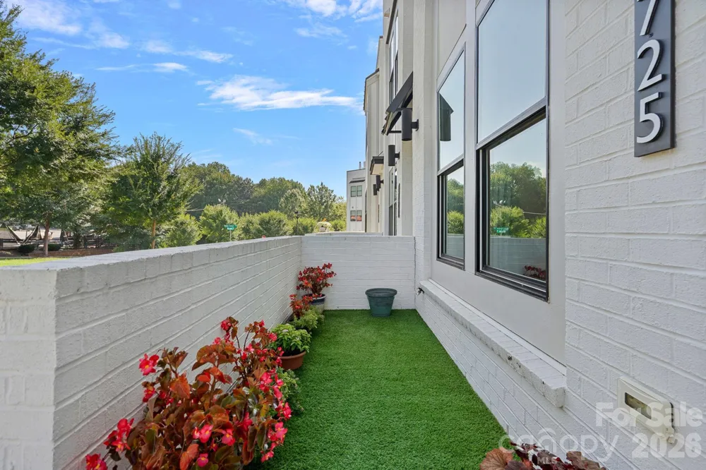 1725 Wesley Green Way Charlotte, NC 28208
