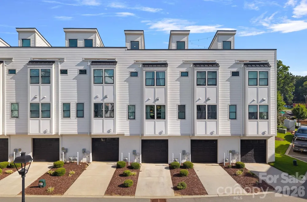 1725 Wesley Green Way Charlotte, NC 28208