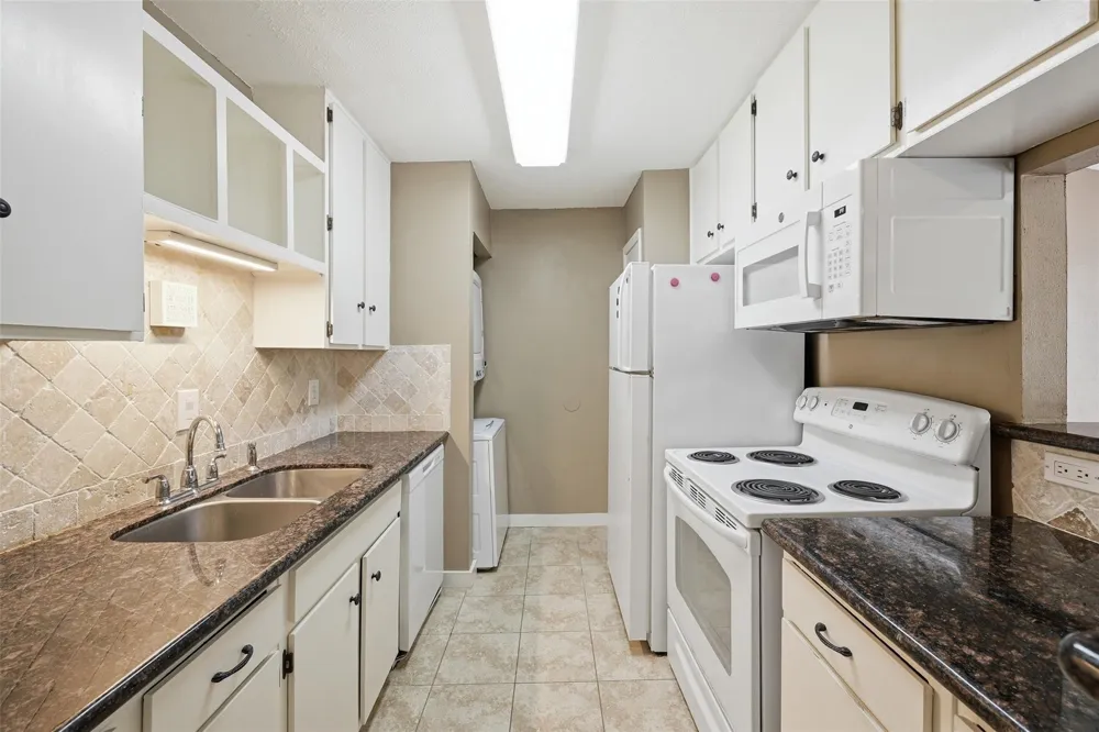 9707 Richmond Street #16 Houston, TX 77042