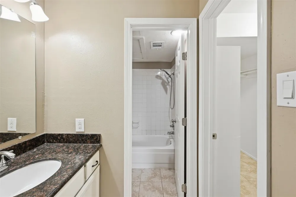 9707 Richmond Street #16 Houston, TX 77042