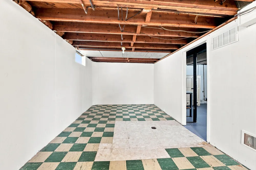 716 Mayflower Avenue Lincoln Park, MI 48146