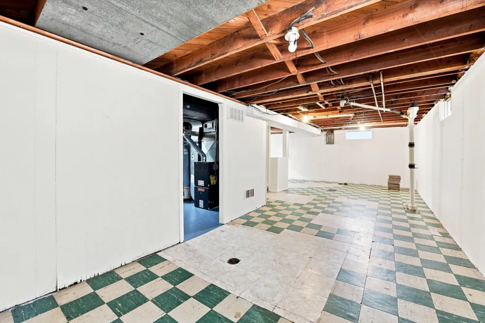 716 Mayflower Avenue Lincoln Park, MI 48146
