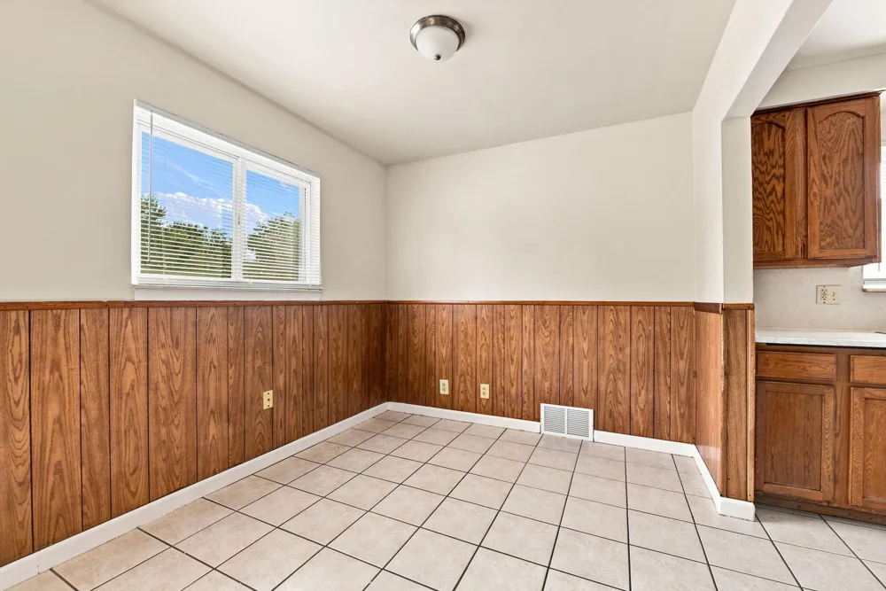 716 Mayflower Avenue Lincoln Park, MI 48146
