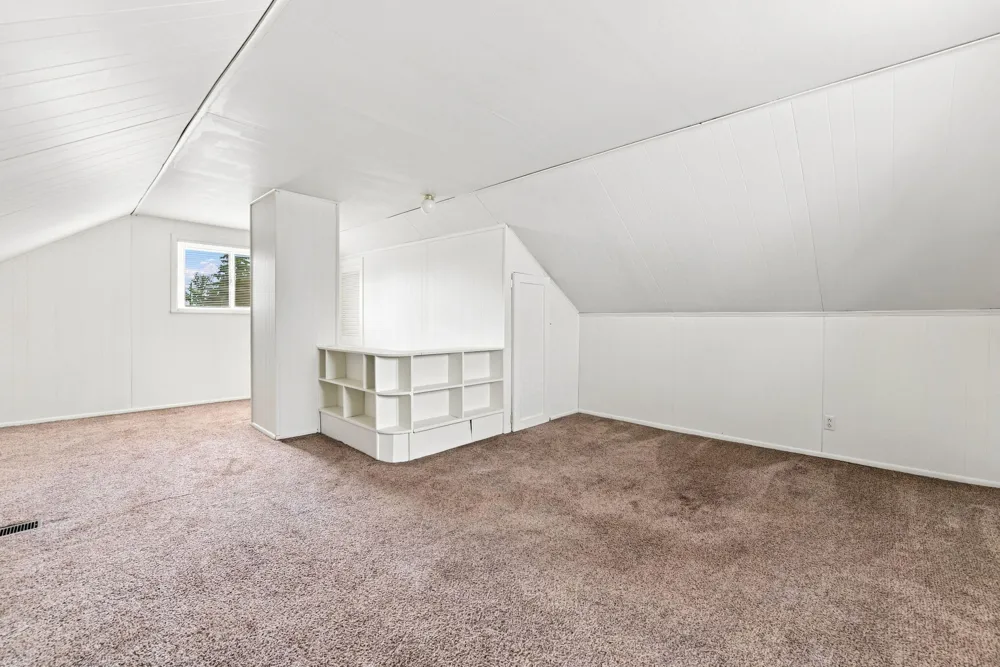 716 Mayflower Avenue Lincoln Park, MI 48146