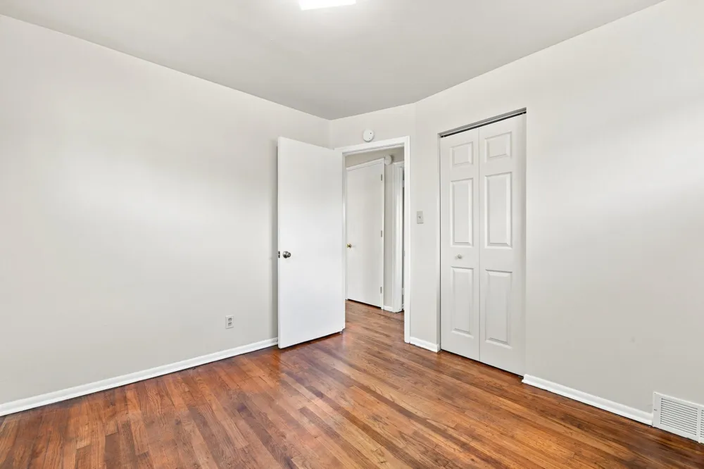716 Mayflower Avenue Lincoln Park, MI 48146