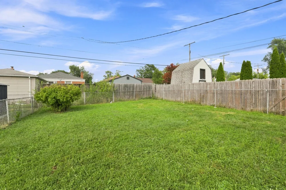 716 Mayflower Avenue Lincoln Park, MI 48146