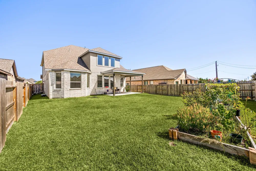 419 Amistad Court Webster, TX 77598
