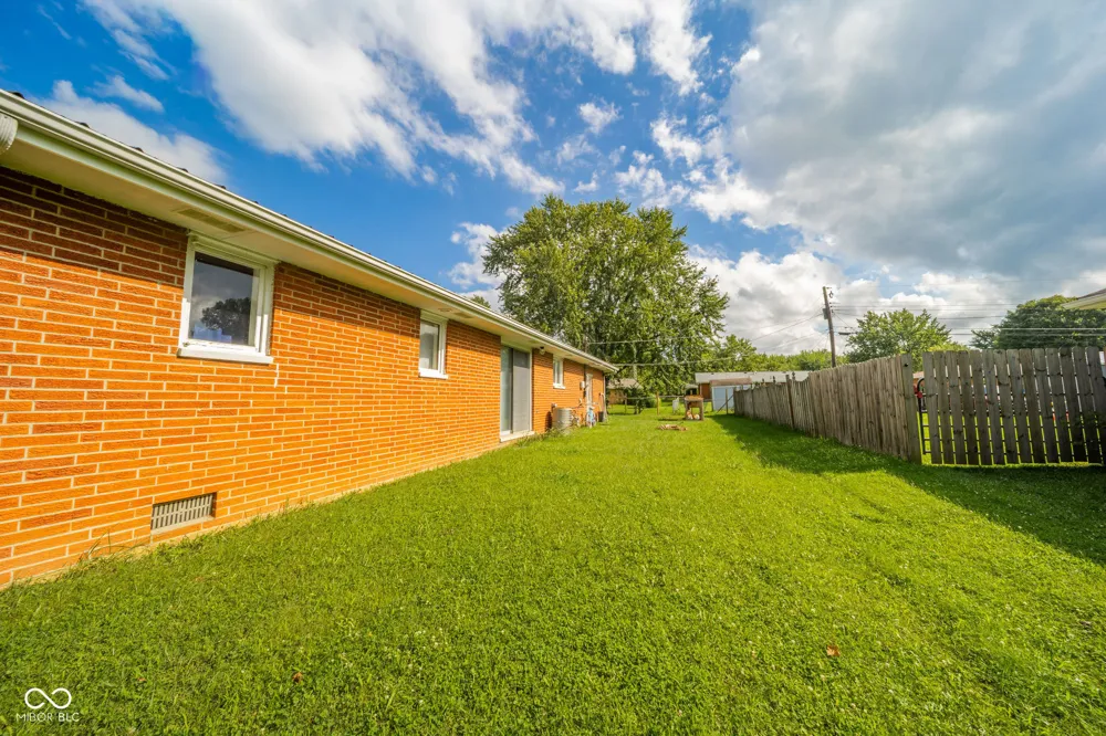 305 Ellis Road Muncie, IN 47303