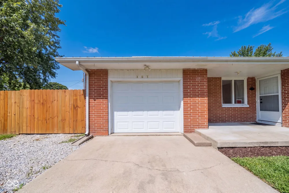 305 Ellis Road Muncie, IN 47303