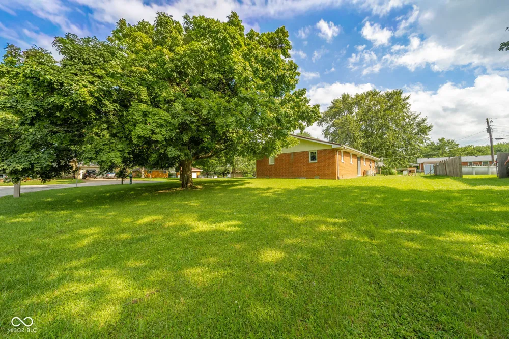 305 Ellis Road Muncie, IN 47303
