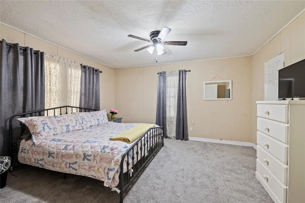 1427 Hankamer Street Pasadena, TX 77506