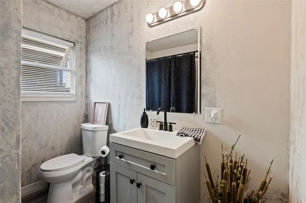 1427 Hankamer Street Pasadena, TX 77506