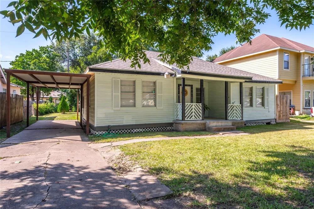 1427 Hankamer Street Pasadena, TX 77506