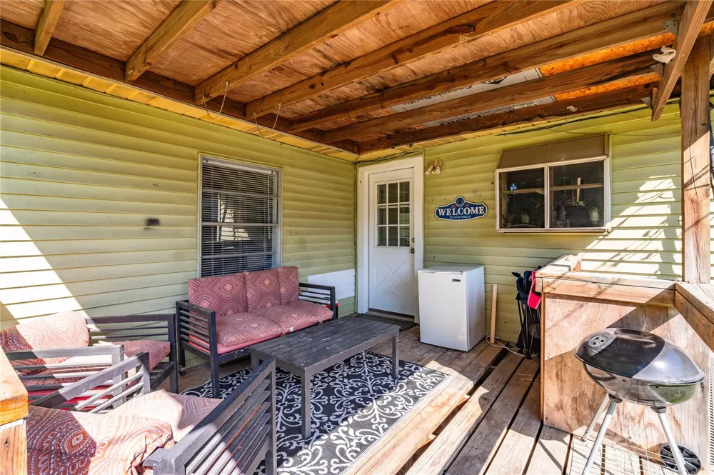 1427 Hankamer Street Pasadena, TX 77506