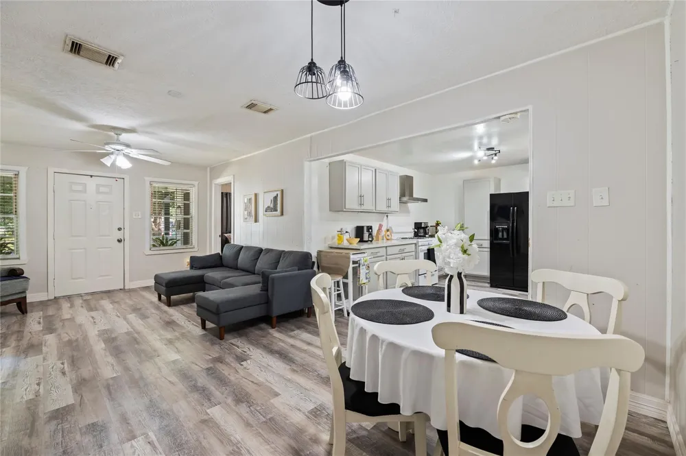 1427 Hankamer Street Pasadena, TX 77506