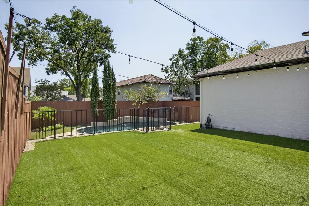 5328 Manett Street Dallas, TX 75206