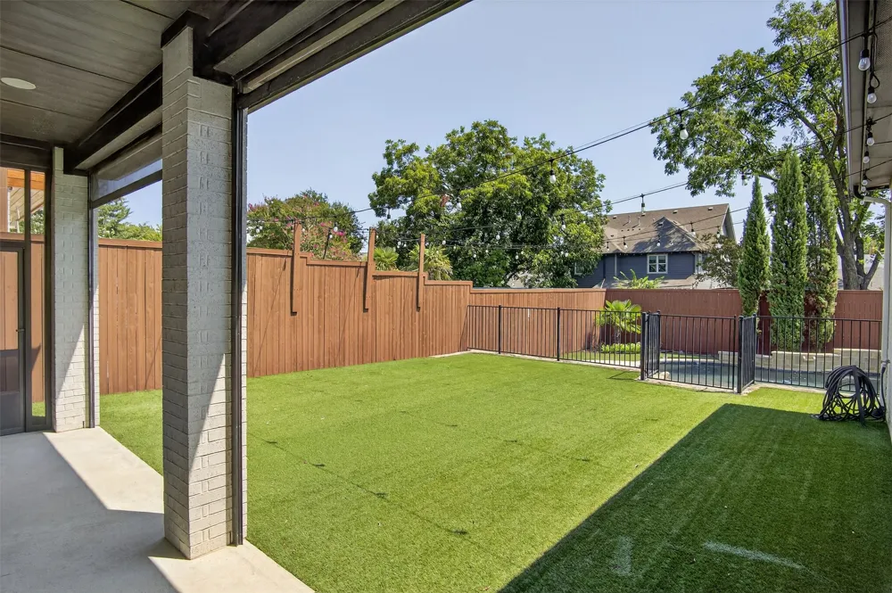 5328 Manett Street Dallas, TX 75206