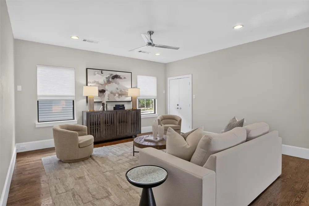 5328 Manett Street Dallas, TX 75206