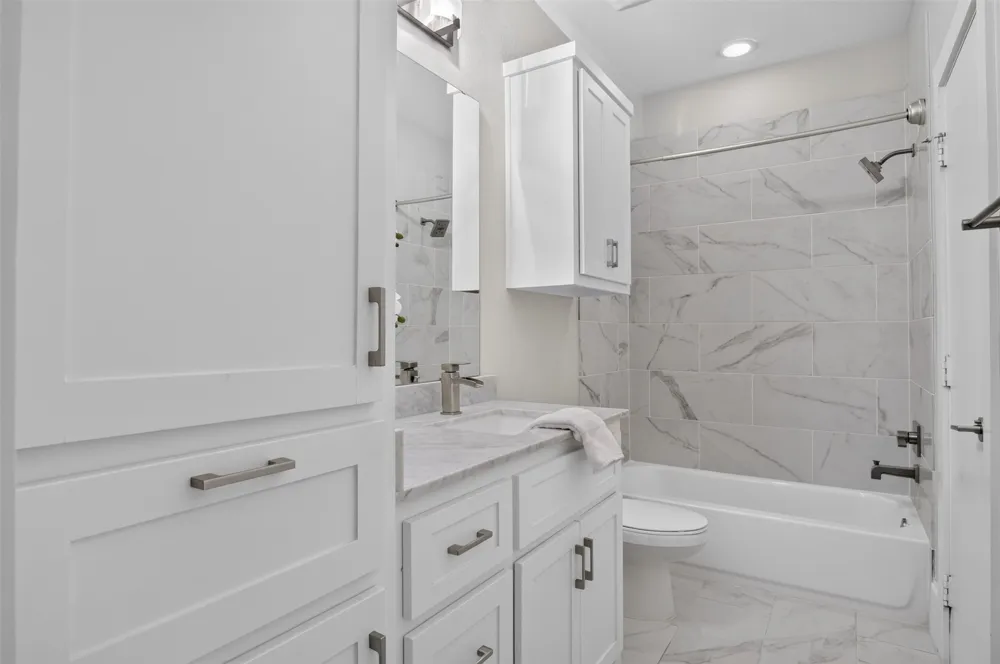5328 Manett Street Dallas, TX 75206