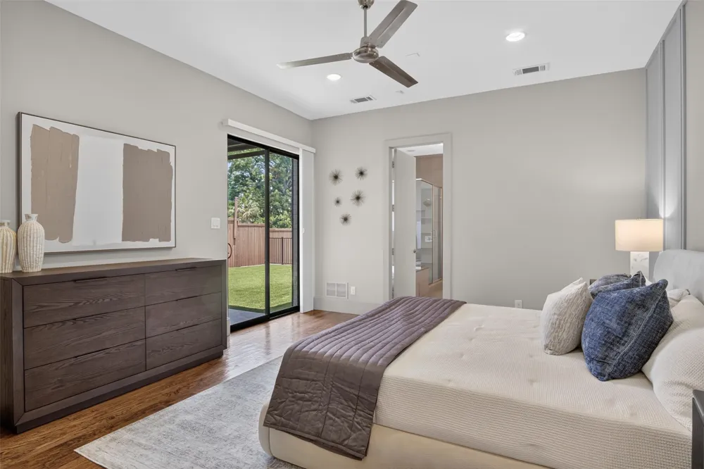 5328 Manett Street Dallas, TX 75206