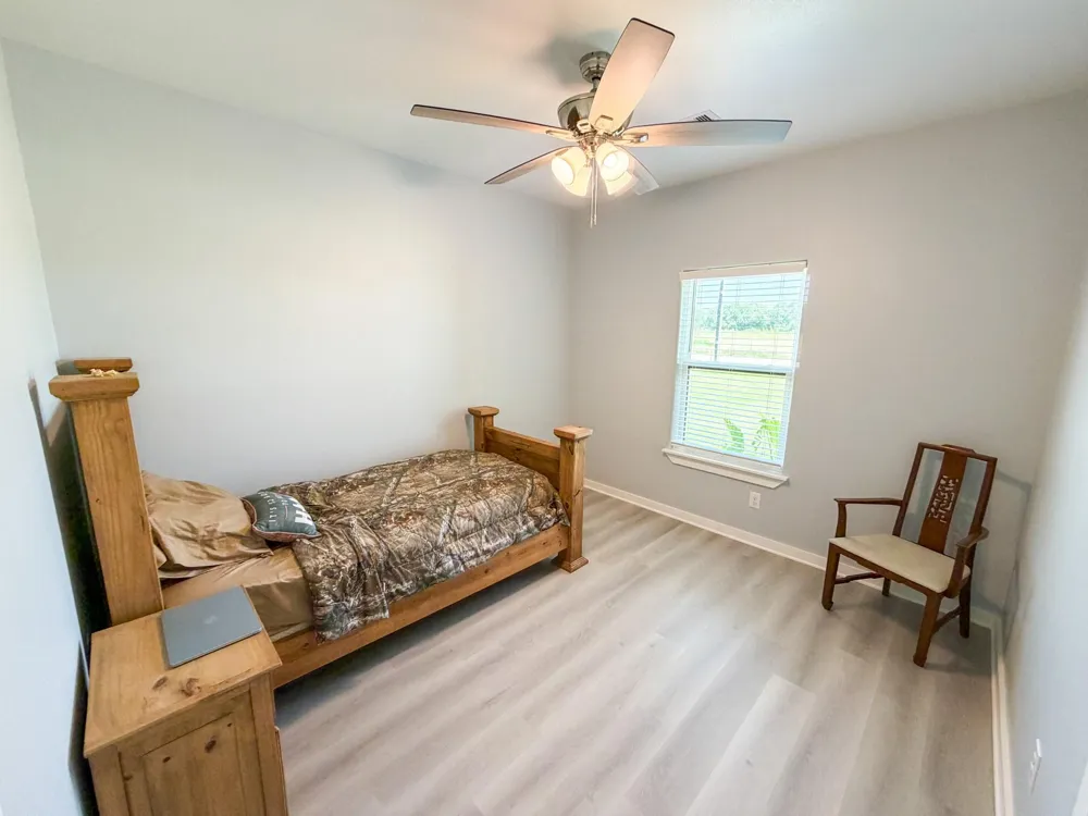 925 Chuckwagon Trail Angleton, TX 77515