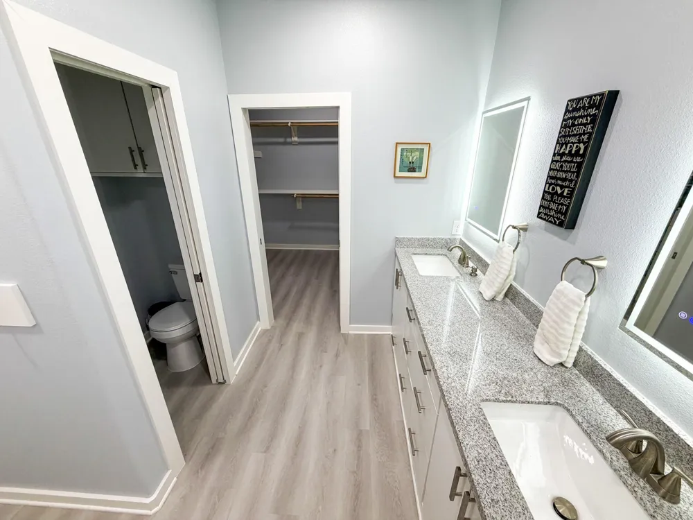 925 Chuckwagon Trail Angleton, TX 77515