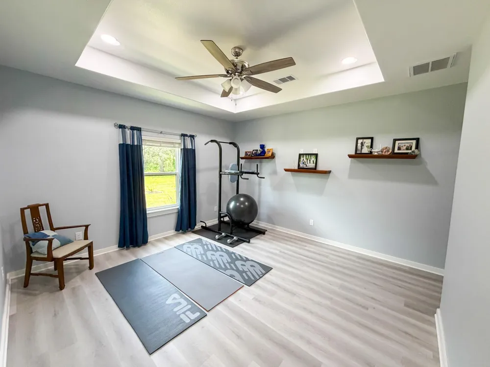925 Chuckwagon Trail Angleton, TX 77515