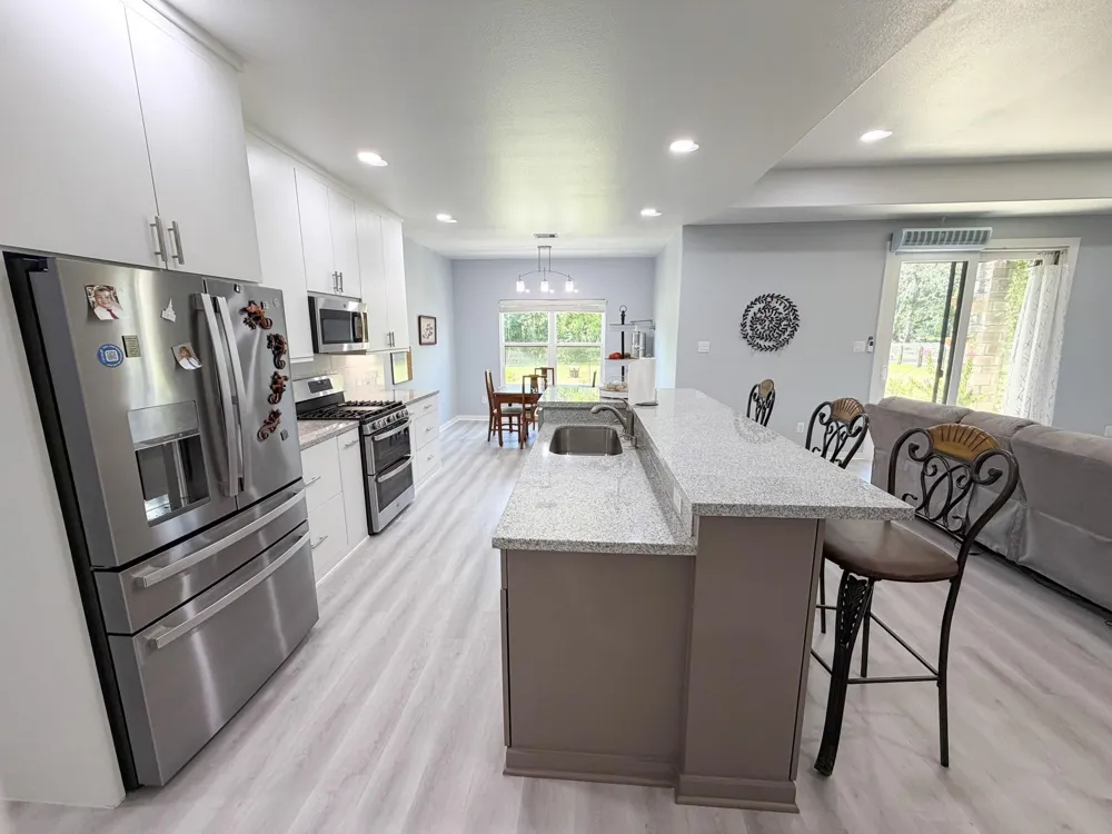 925 Chuckwagon Trail Angleton, TX 77515