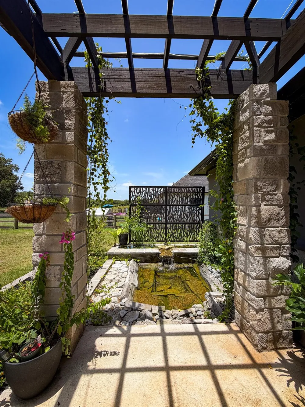 925 Chuckwagon Trail Angleton, TX 77515