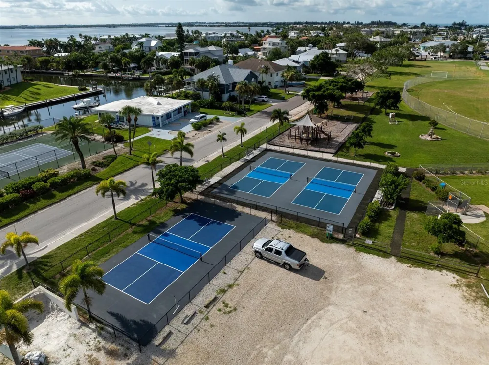 507 59TH STREET Bradenton Beach, FL 34217