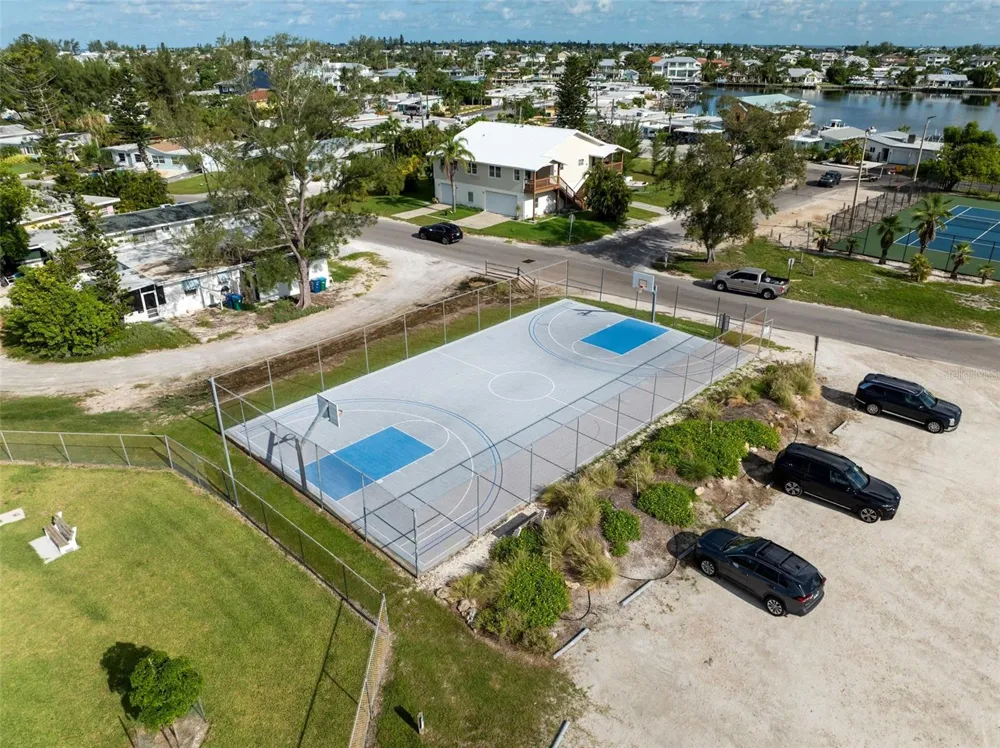 507 59TH STREET Bradenton Beach, FL 34217